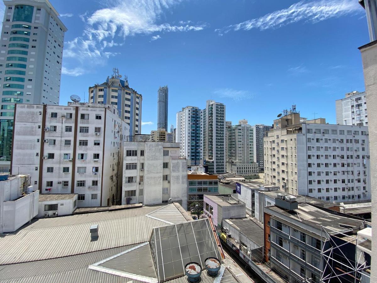 شقة Jgd94 - Ao Lado Do Calcadao, Climatizado, Wi-Fi Balneário Camboriú المظهر الخارجي الصورة