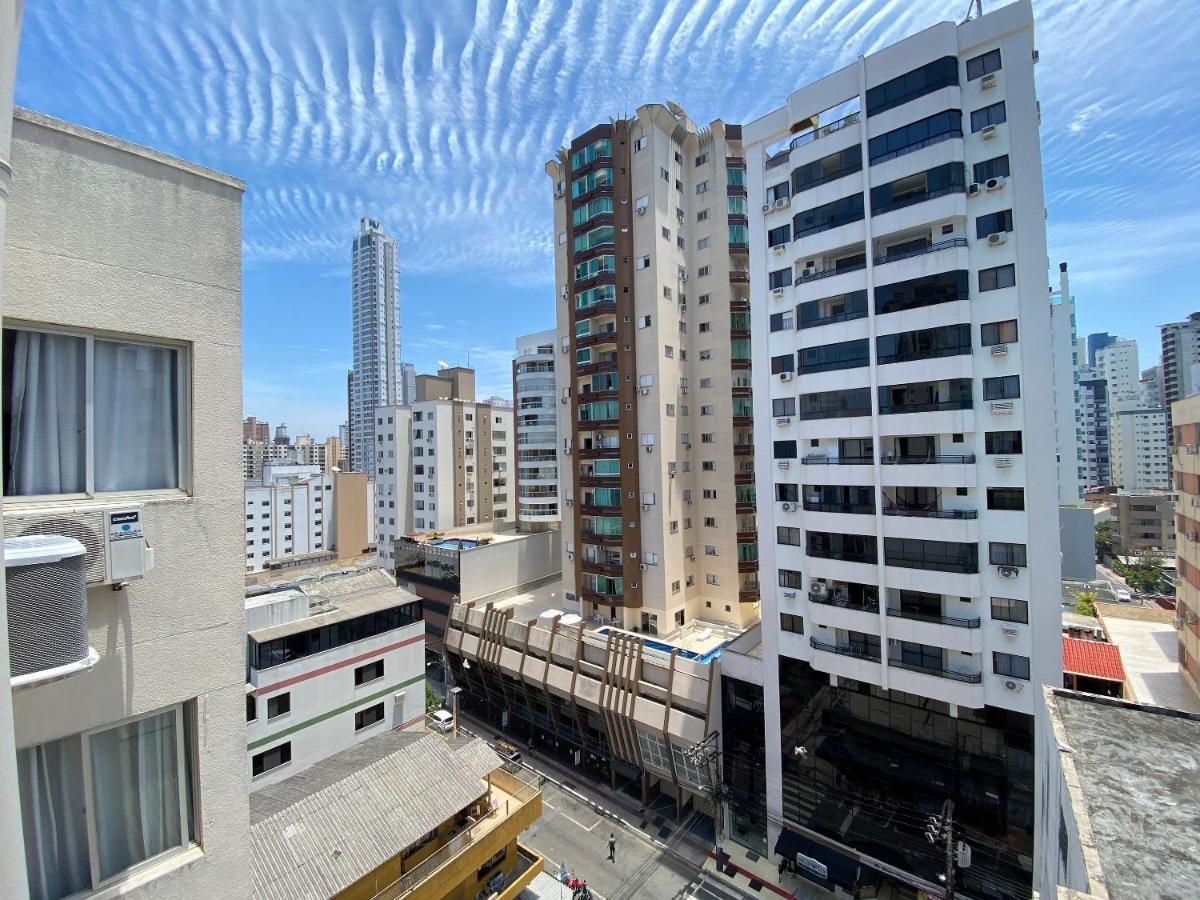 شقة Jgd94 - Ao Lado Do Calcadao, Climatizado, Wi-Fi Balneário Camboriú المظهر الخارجي الصورة